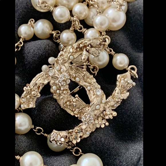 SOLD FOR $1500 CHANEL 11A Pear Necklace - Picture 2 of 8